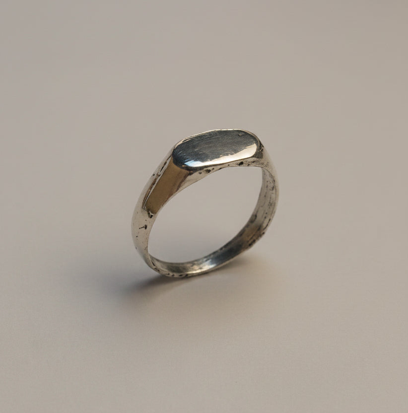 Signet ring No. 1